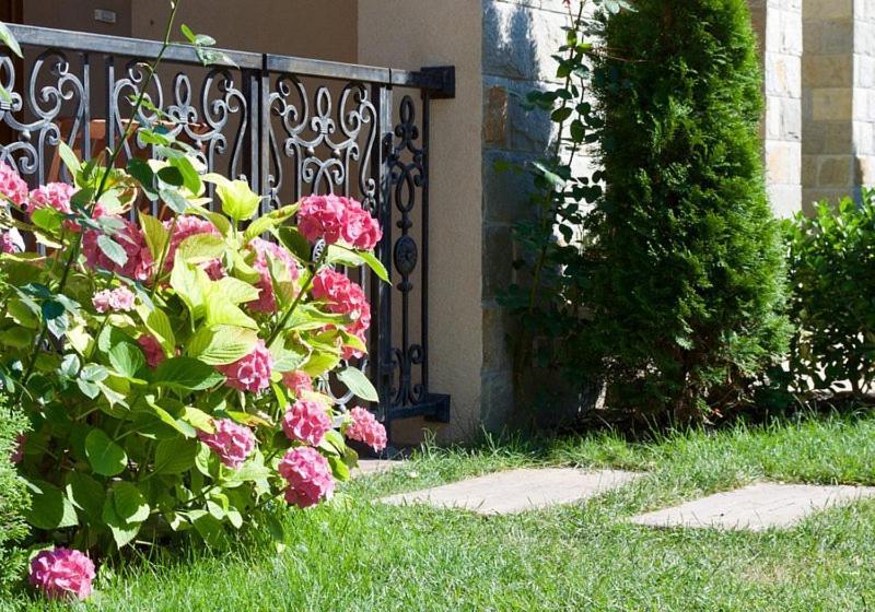 Destination Bulgaria 2000 Cascadas Private Summer Family Apartments Slantschew brjag Exterior foto